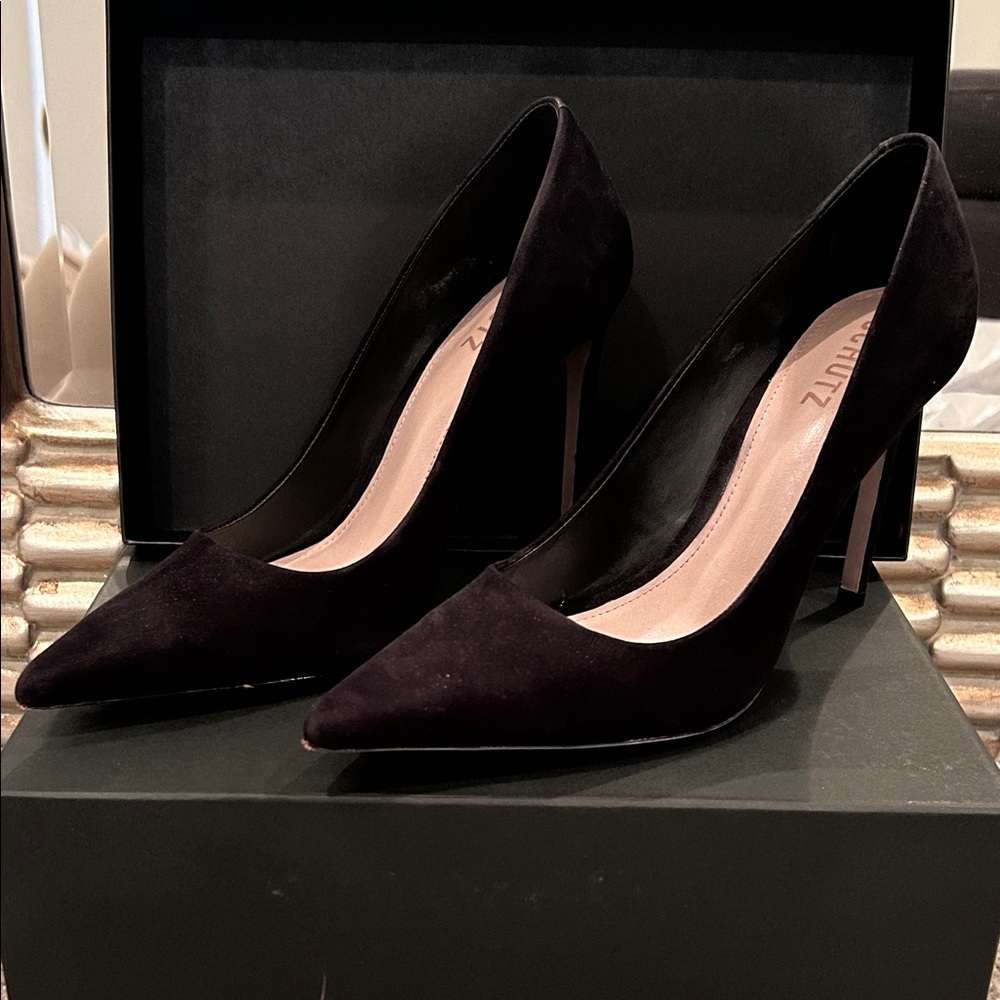 SCHUTZ Women’s Black Suede Pumps Gently Used